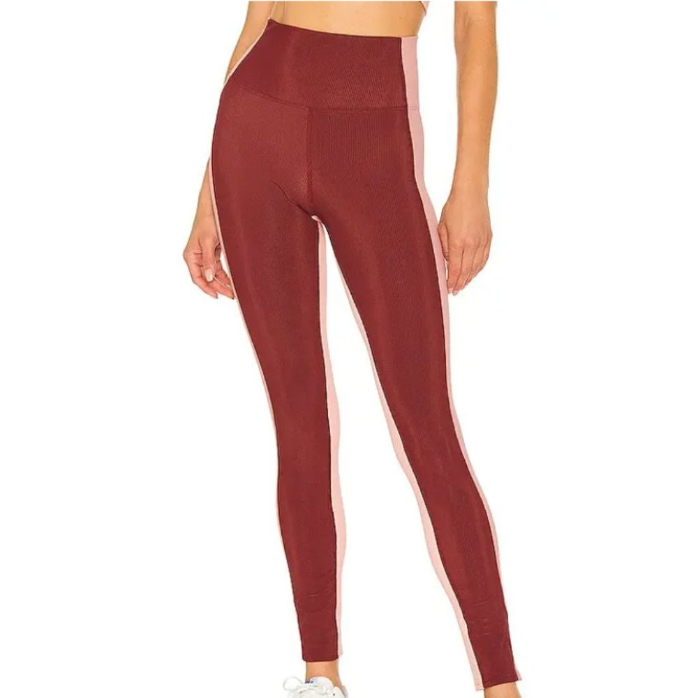BEACH RIOT Colorblock Legging In Burgundy L